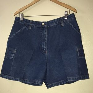 Tommy Hilfiger,women’s cargo jean shorts.size 14.